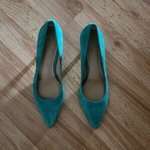 Womens pump shoes